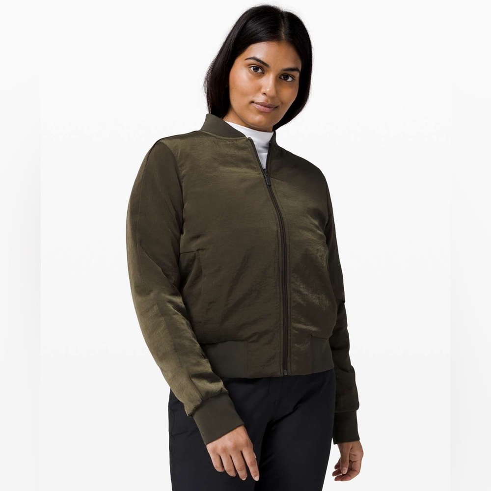 Lululemon Non-Stop Bomber *Reversible
Dark Olive